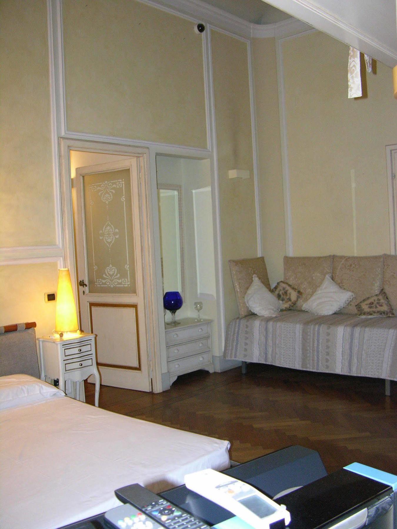 Booking Firenze Appartamenti Eksteriør bilde